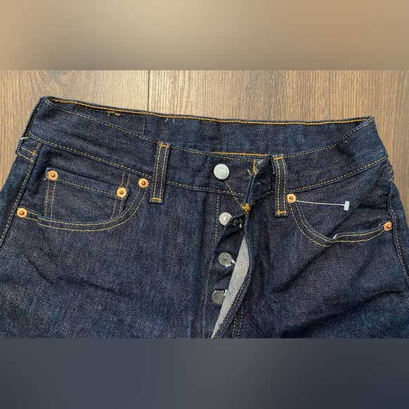 Like New Men’s Levi’s 501 Dark Wash Jeans Shrink to Fit - Picture 4 of 11